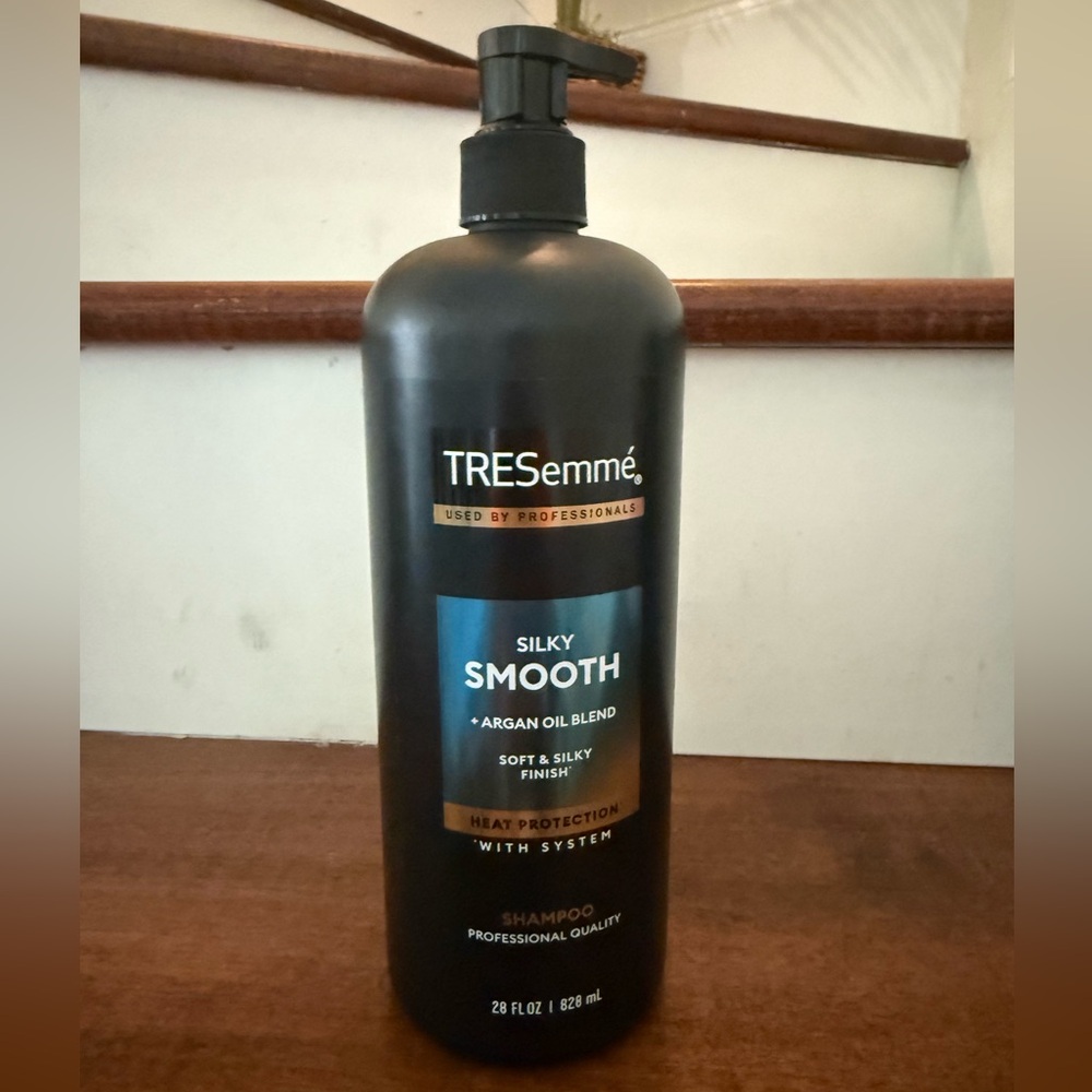 NWT TRESemmé Silky Smooth Shampoo
